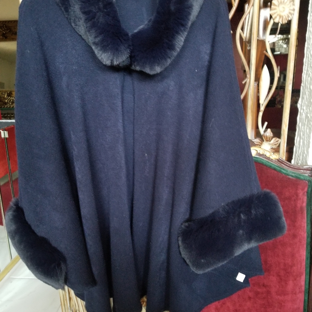 Faux fur trimmed jacket/cape